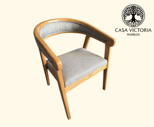 Untitled design (43) Silla Vancouver